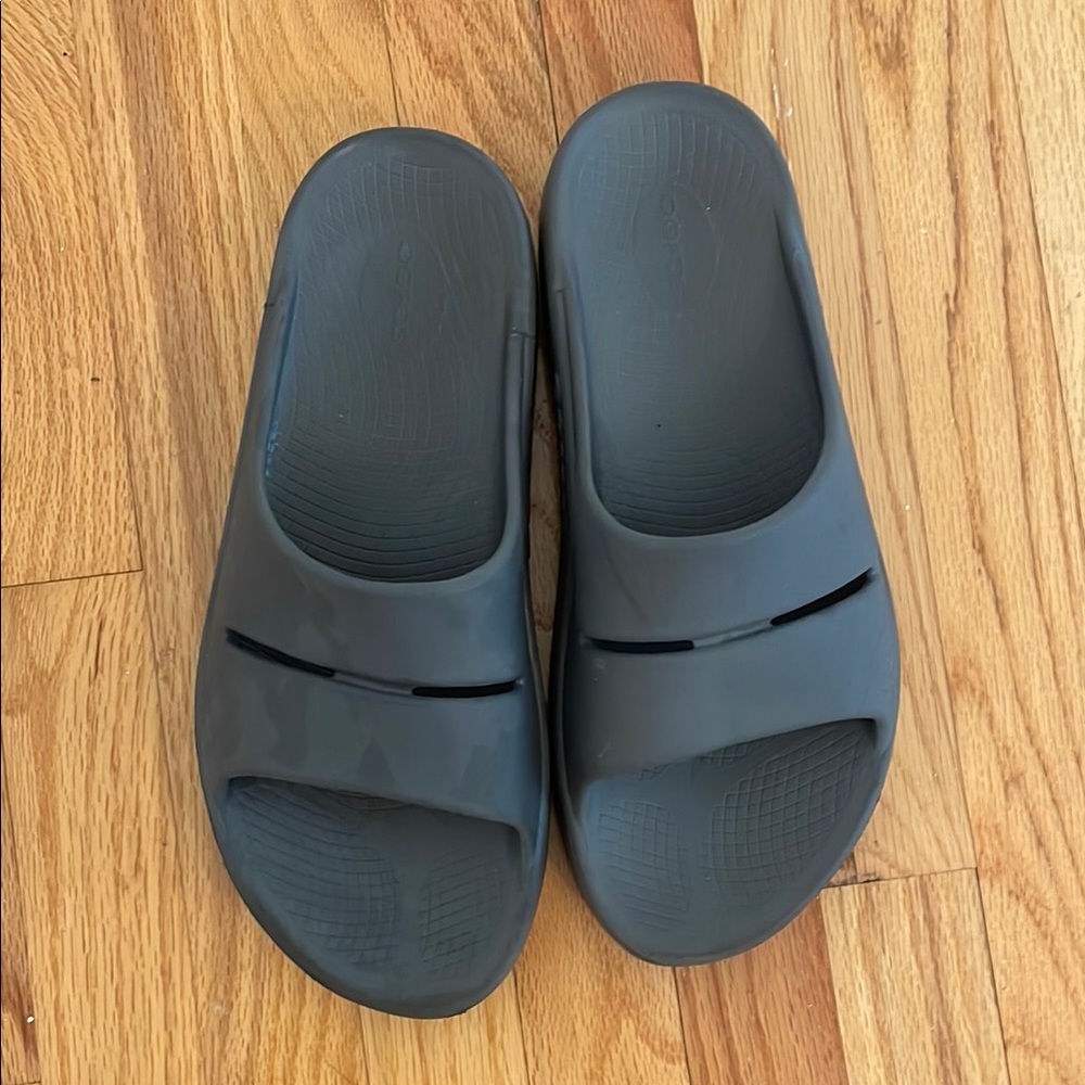 OOFO Gray Slide Sandals | men’s size 12
